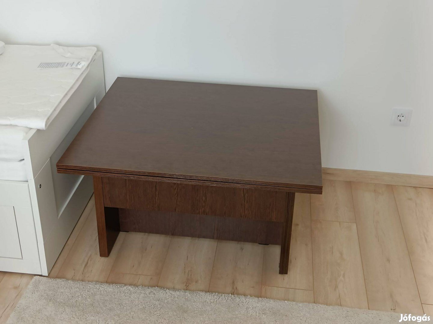 Többfunkciós asztal tárolóval 3in1 (személyes átvétel)