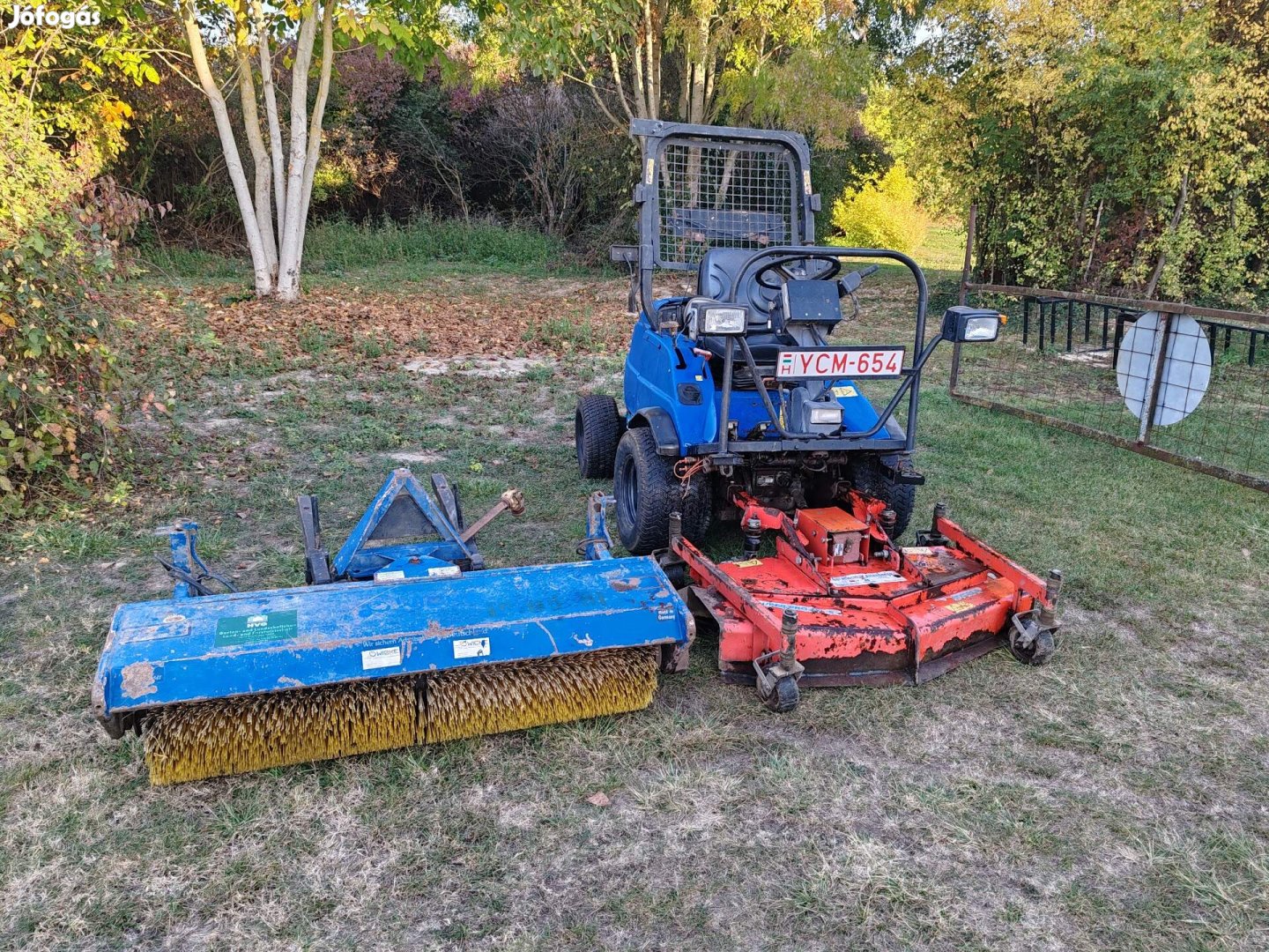 Többfunkciós fűnyíró traktor eladó! 