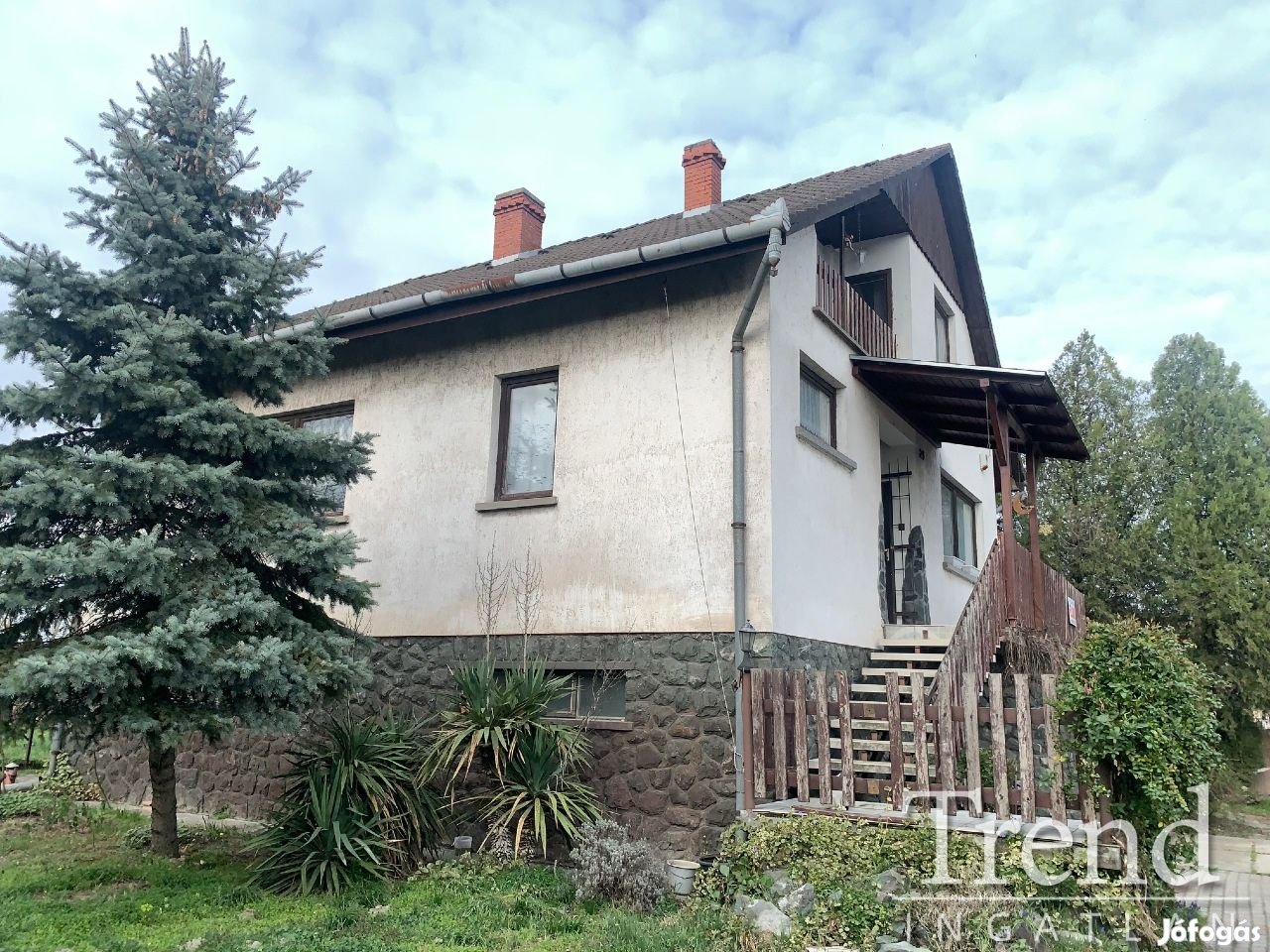 Többgenerációs családi ház Dunavecse csendes utcájában eladó!