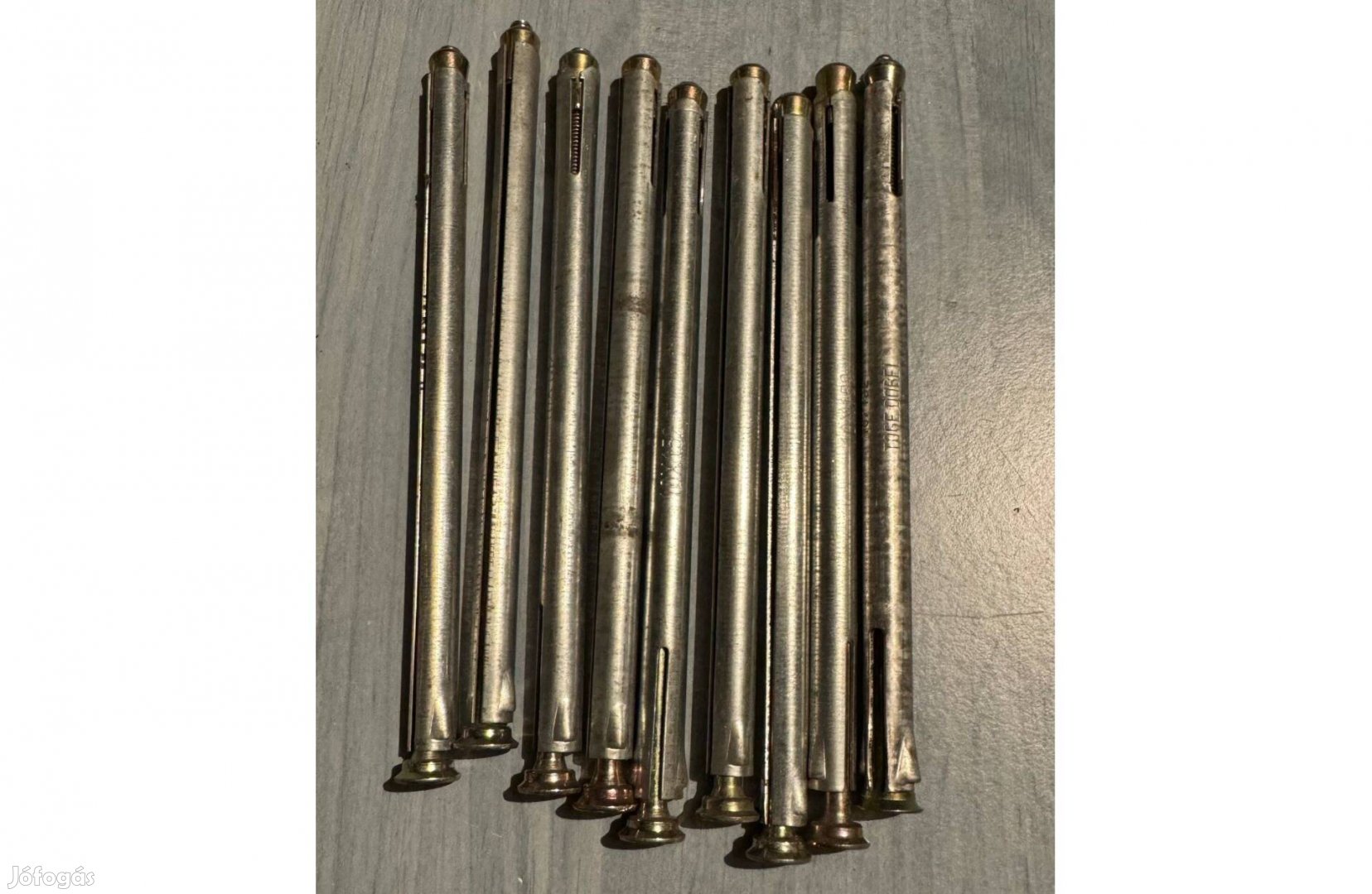Toge fém dübelek csavarral 152/10 - 9 db