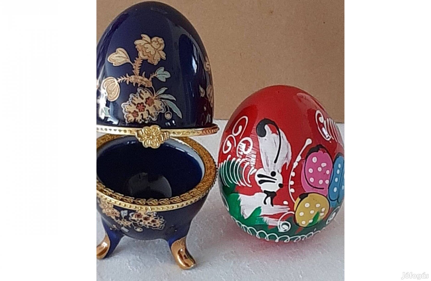 Tojás formájú ékszerdoboz es egy festett fa tojás eladó