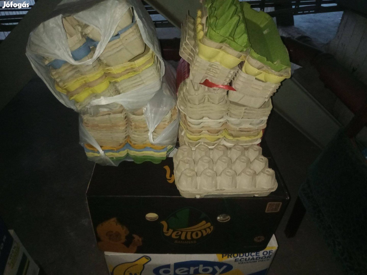 Tojástartó tojás tartó 200 db használt 10db-os 15000ft óbuda