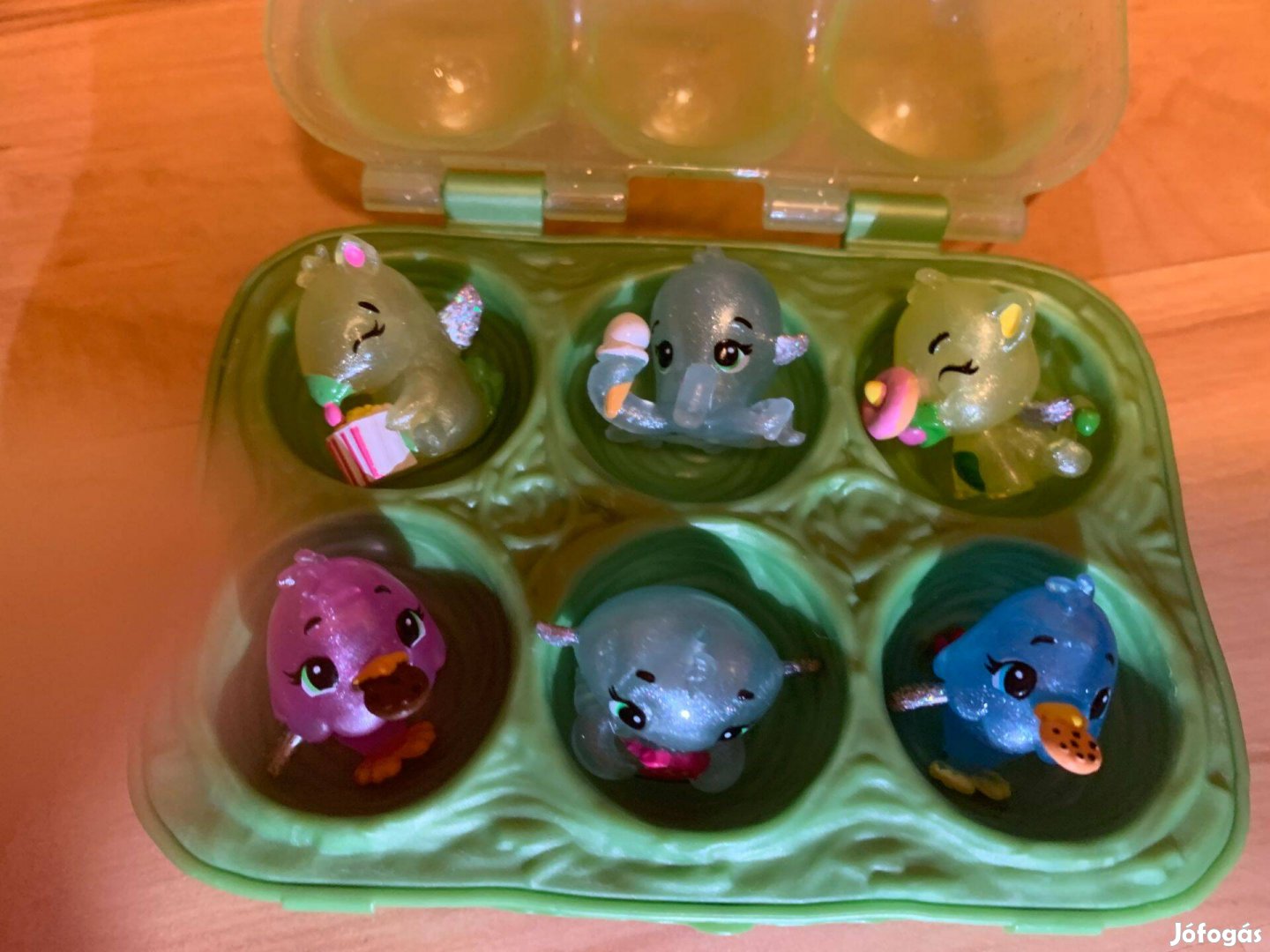 Tojástartóban 6 cuki Hatchimals állatka