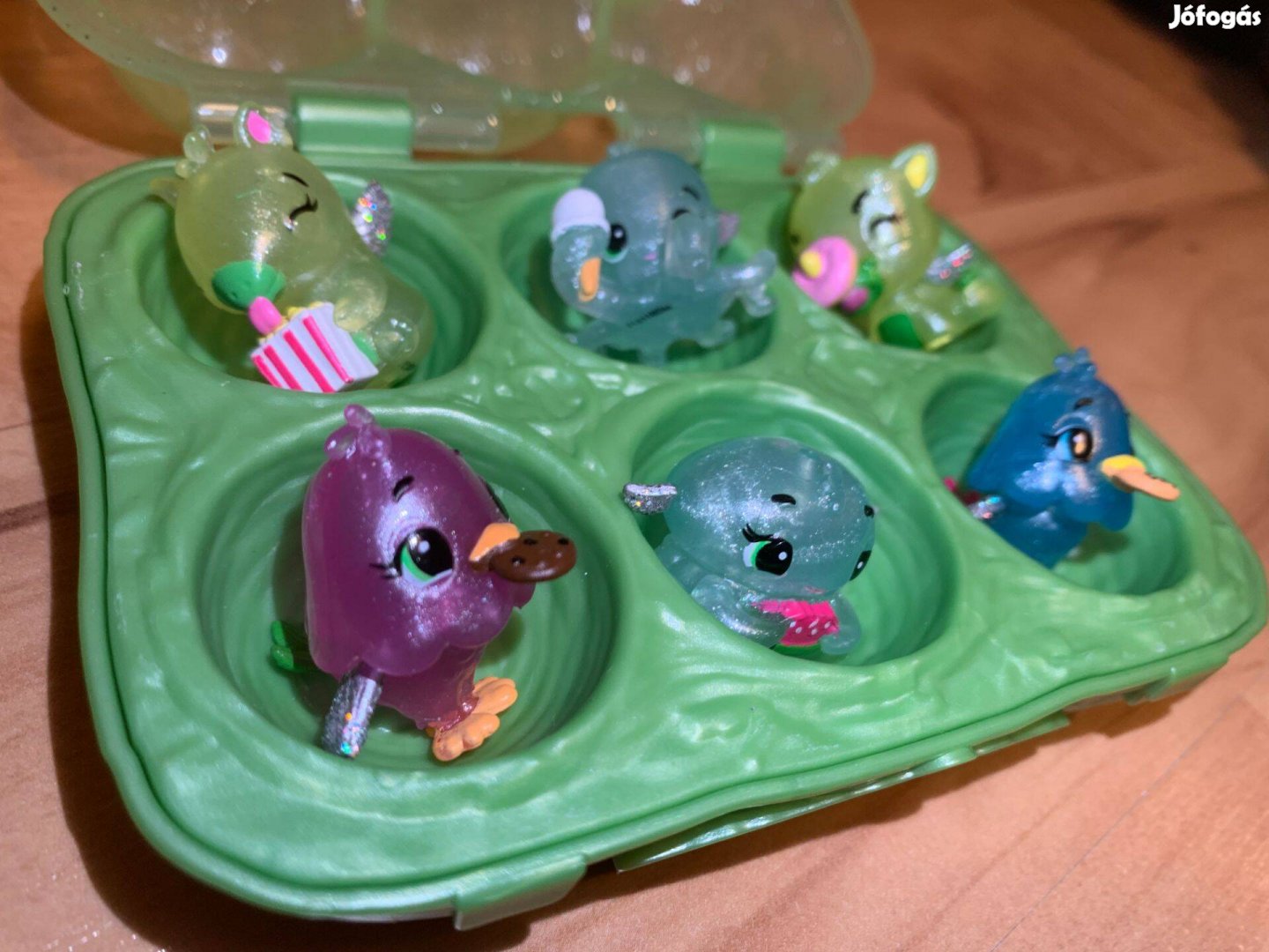 Tojástartóban 6 cuki Hatchimals állatka