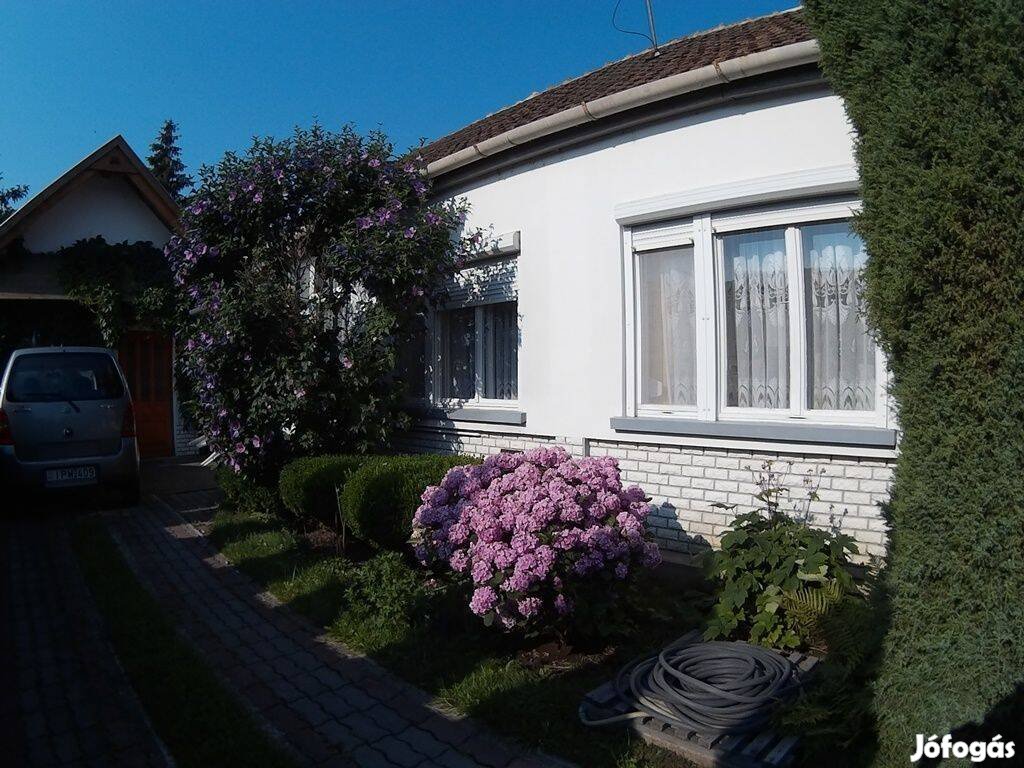 Tokaj belterületén családi ház eladó