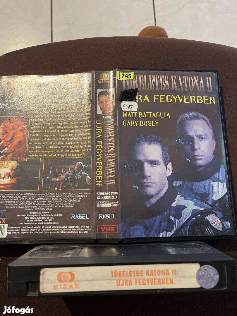 Tökéletes katona 2 újra fegyverben akció vhs