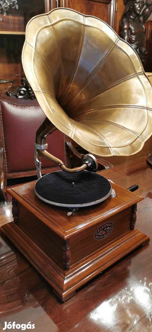 Tölcséres gramofon 