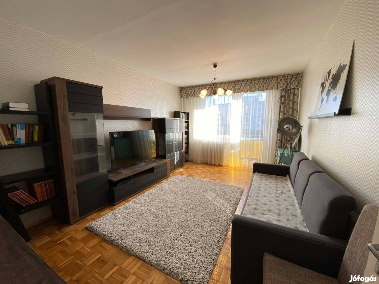 Toldi utcában, 54nm, 2 szobás, erkélyes, liftes társasházi