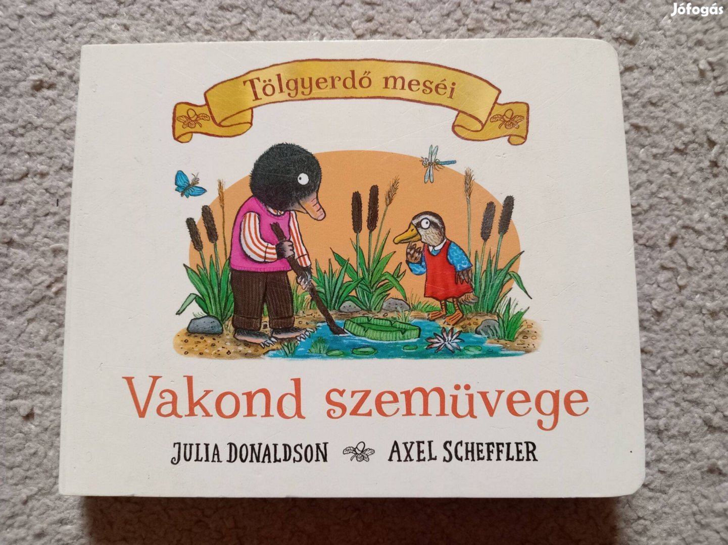 Tölgyerdő meséi Vakond szemüvege kihajtható ablakokkal