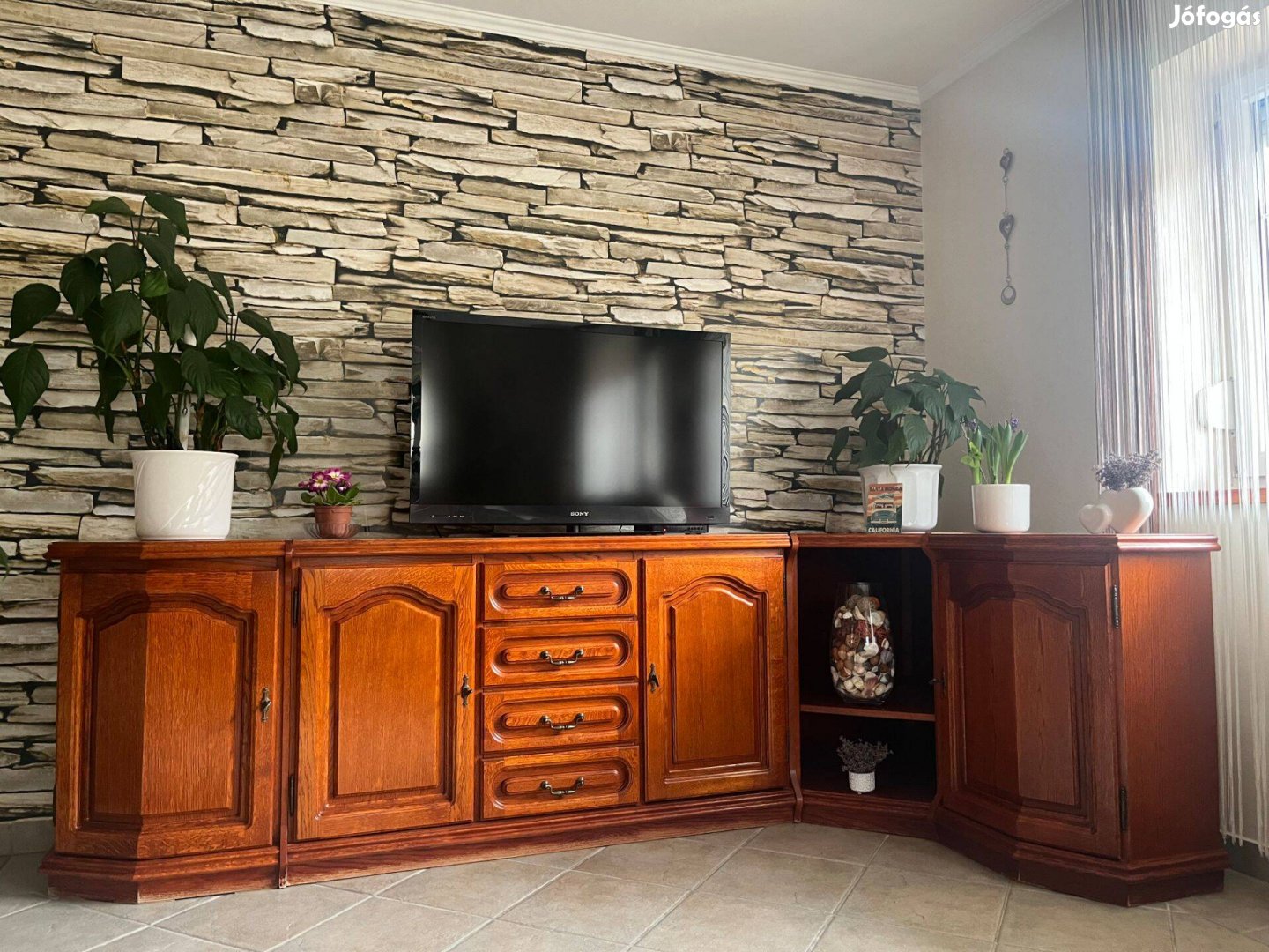 Tölgyfa TV-s szekrény, nappali bútor