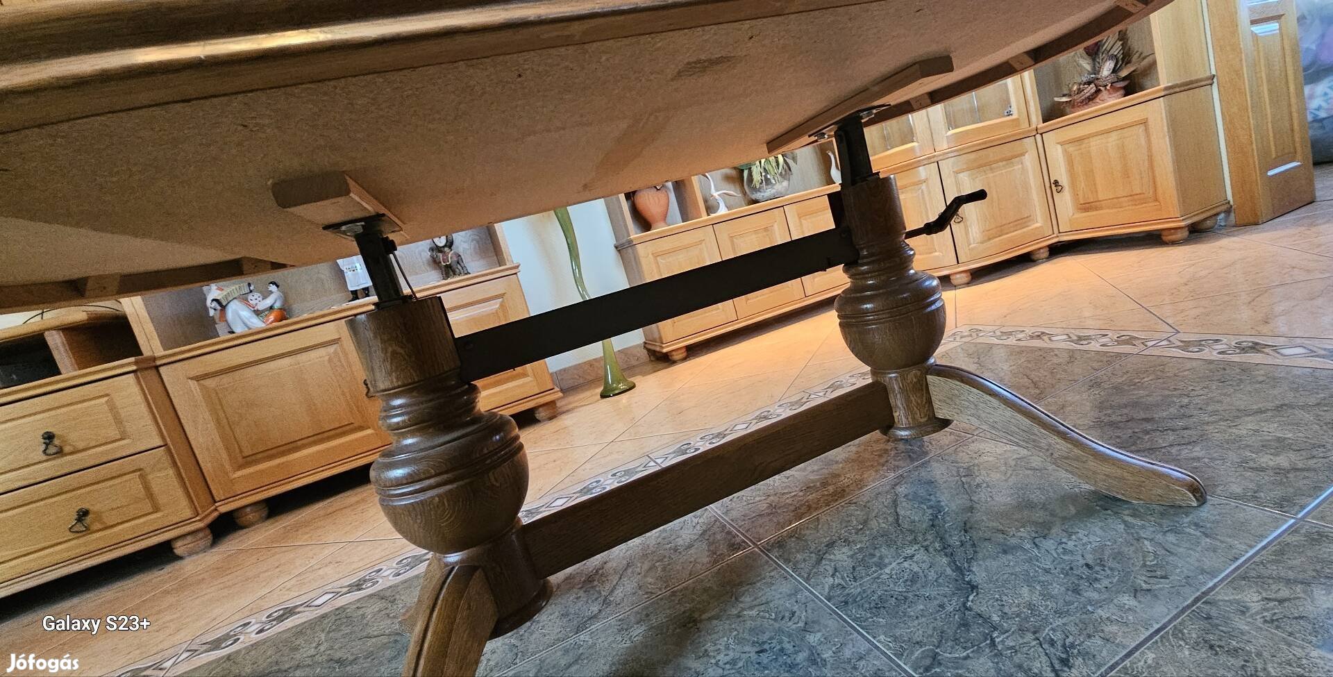 Tölgyfa dohányzóasztal eladó Hajdúnánáson!