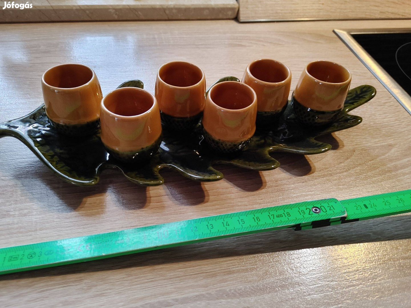 Tölgyfa makkos pálinka kínáló készlet porcelánból