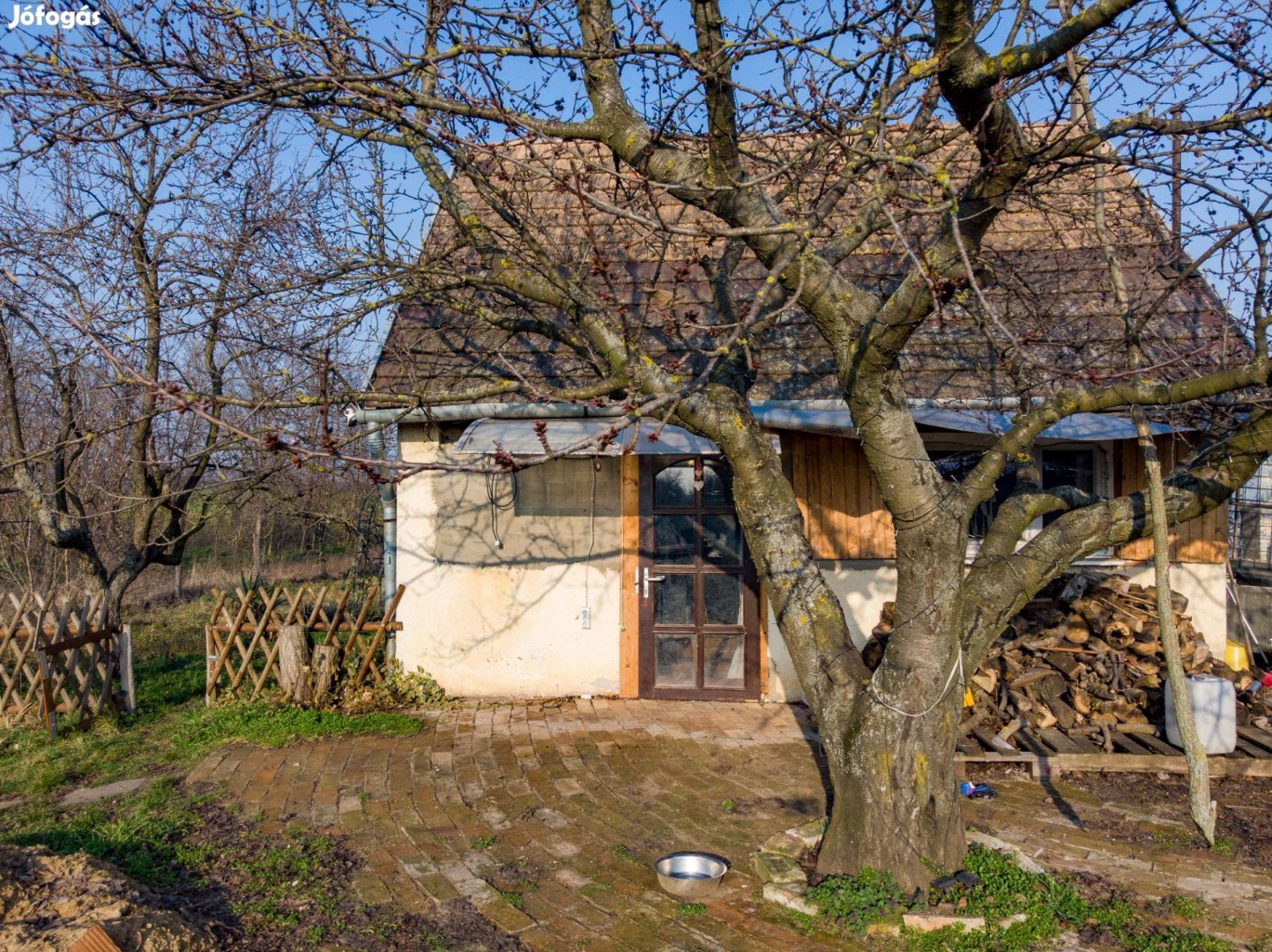 Tolna, zártkert, lakható tanya a Homokhegyen 5154 m2 telekkel