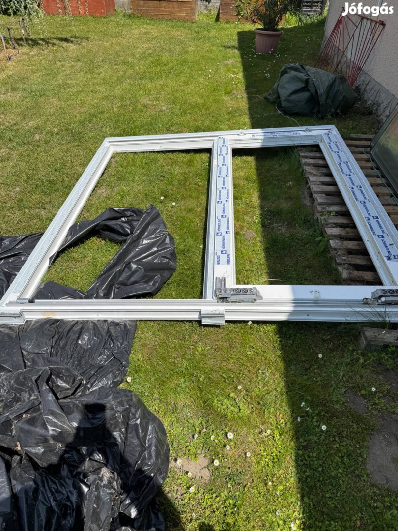 Toló-bukó 210220 ajtó