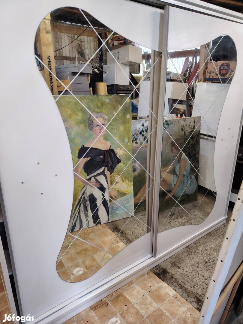 Tolóajtós gardrób