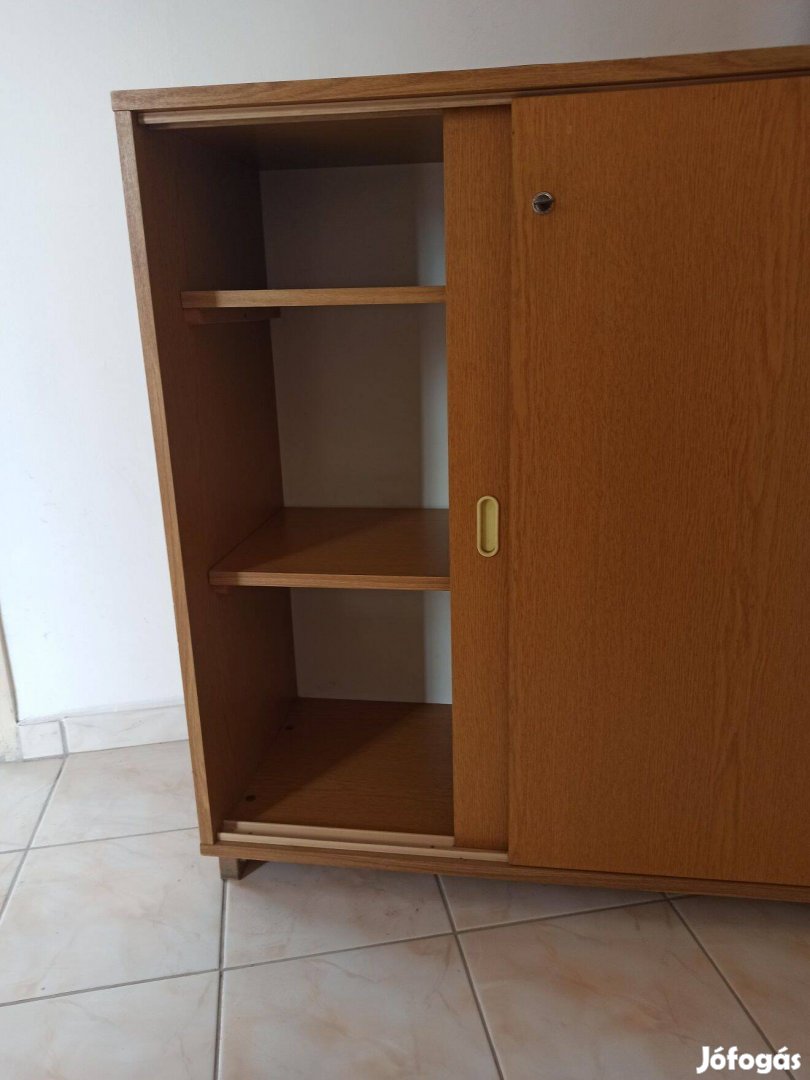 Tolóajtós polcos szekrény, iratszekrény