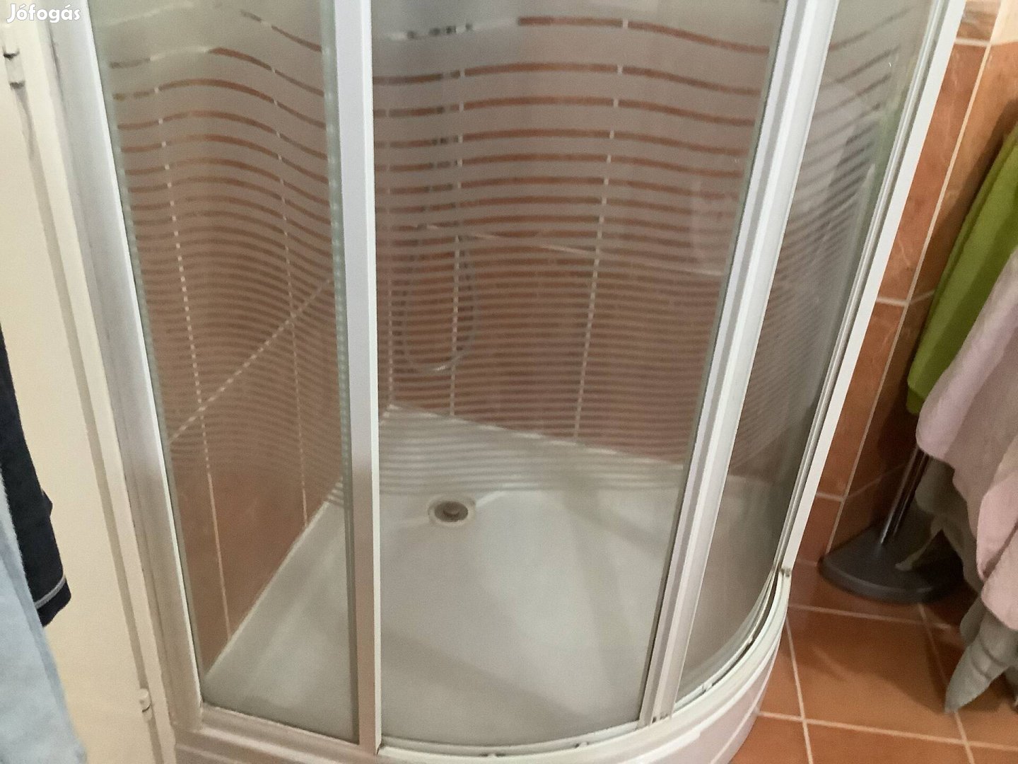 Tolóajtós zuhanykabin 80 x 80-as tálcával eladó