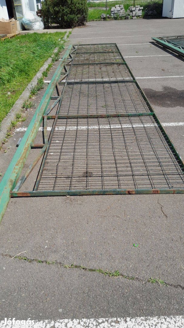 Tolókapu úszó kapu