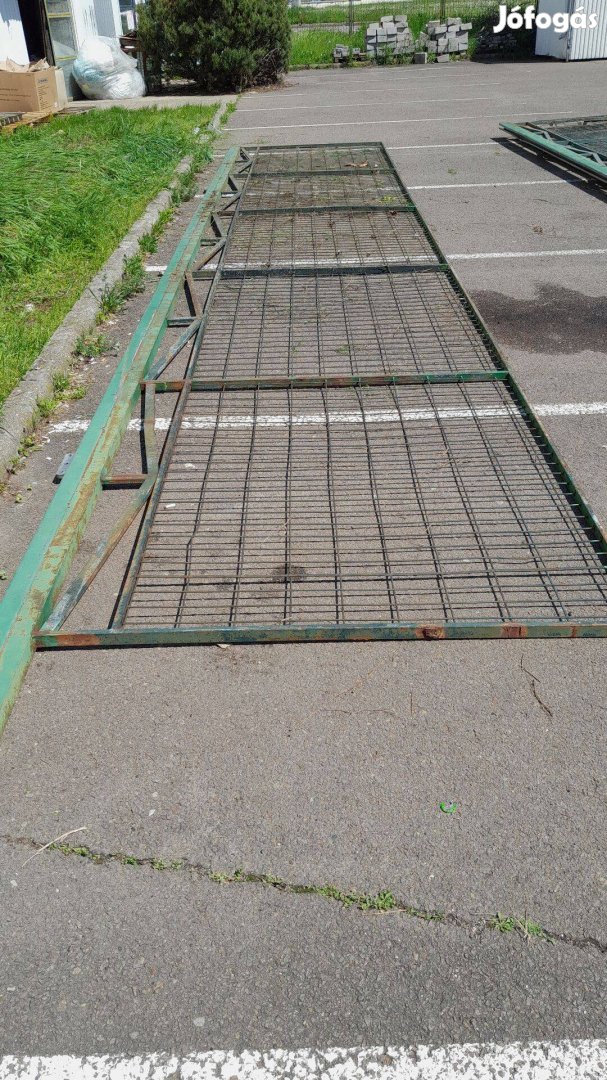 Tolókapu úszó kapu
