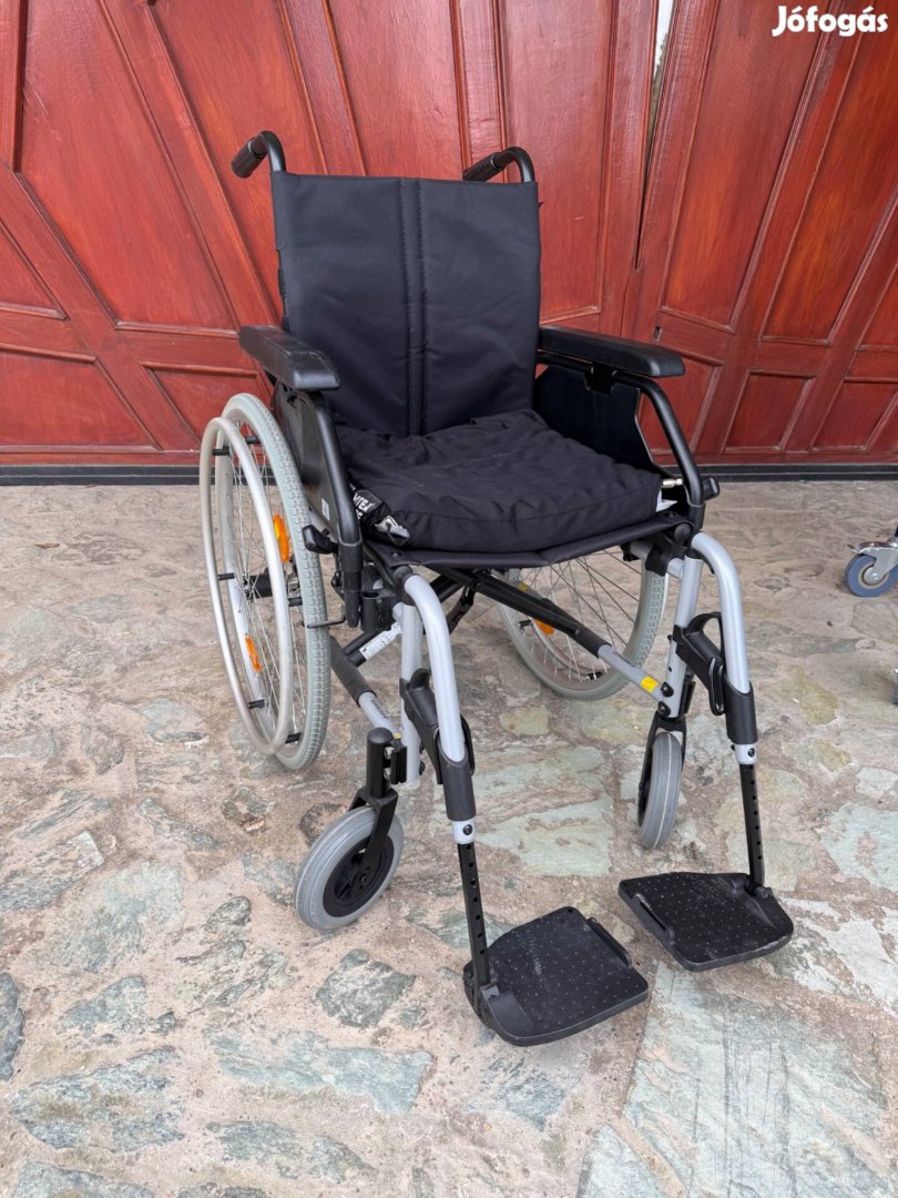 Tolókocsi,szobawc, járókeret Budakeszin, keveset használt