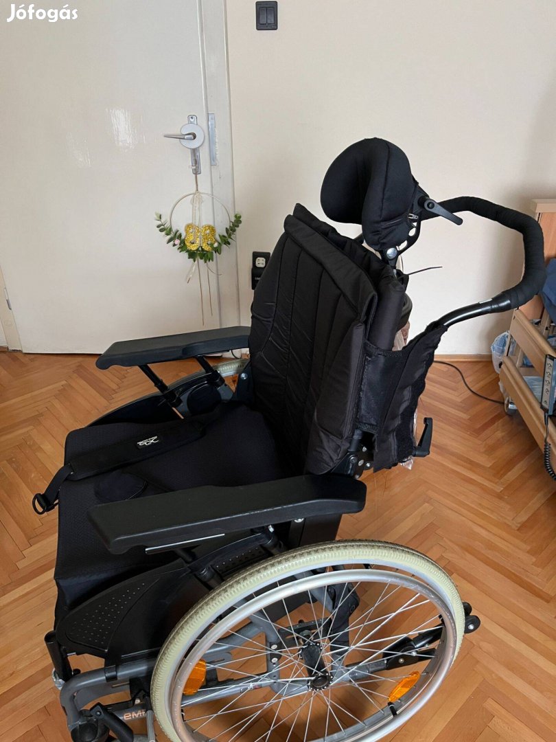 Tolóokocsi / kerekesszék elektromos funkciokkal