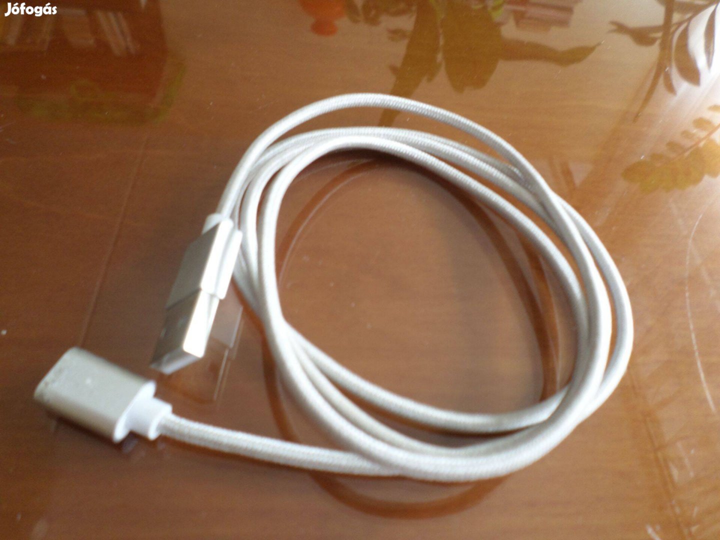 Töltő és adatkábel, mágneses telefonhoz (Apple) 999 Ft