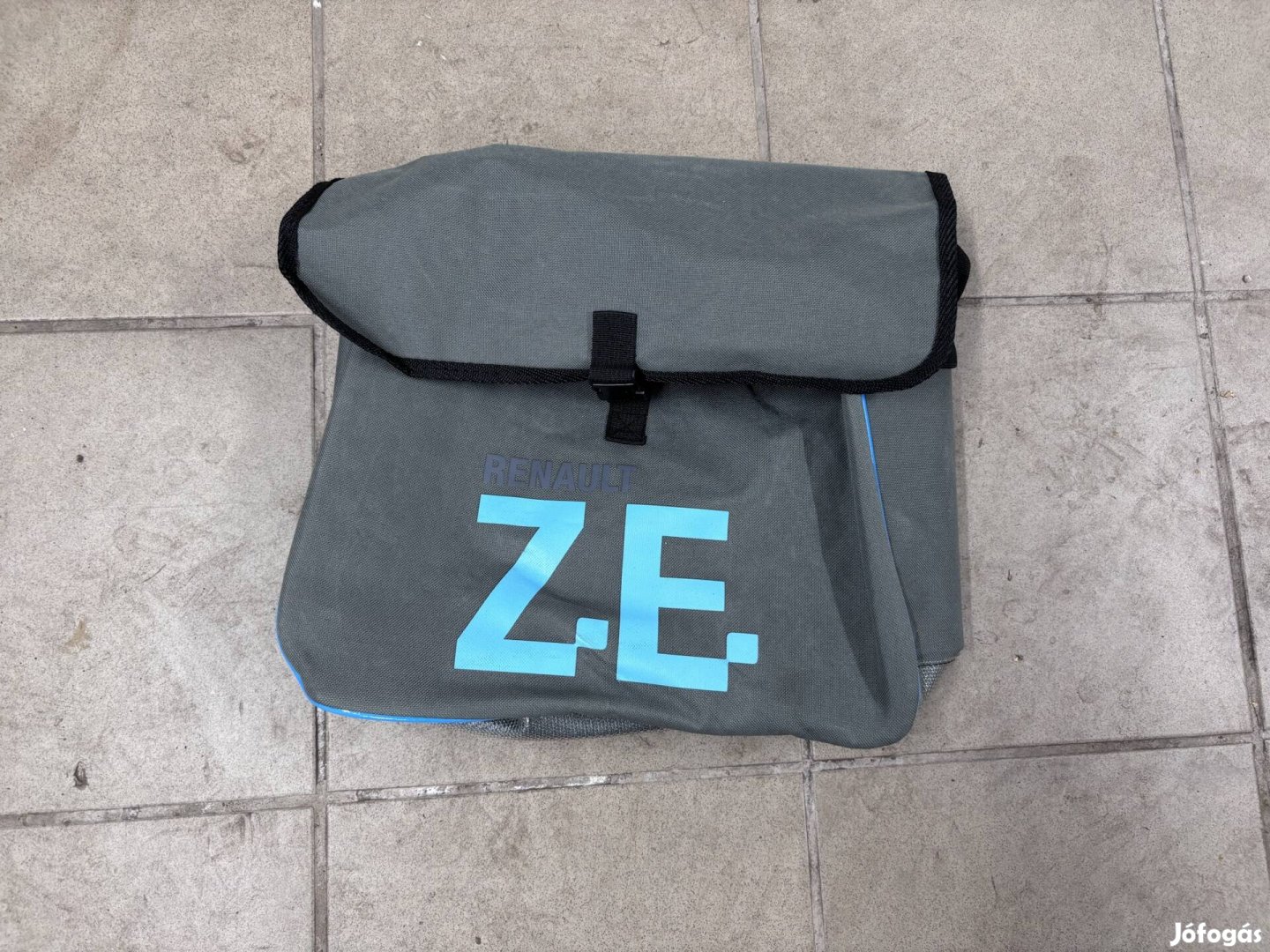 Töltő tartó táska