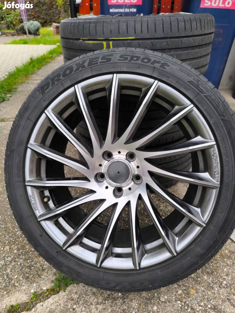 Tomason alufelni 19" 5*114.3 2014-es Mustangon voltak
