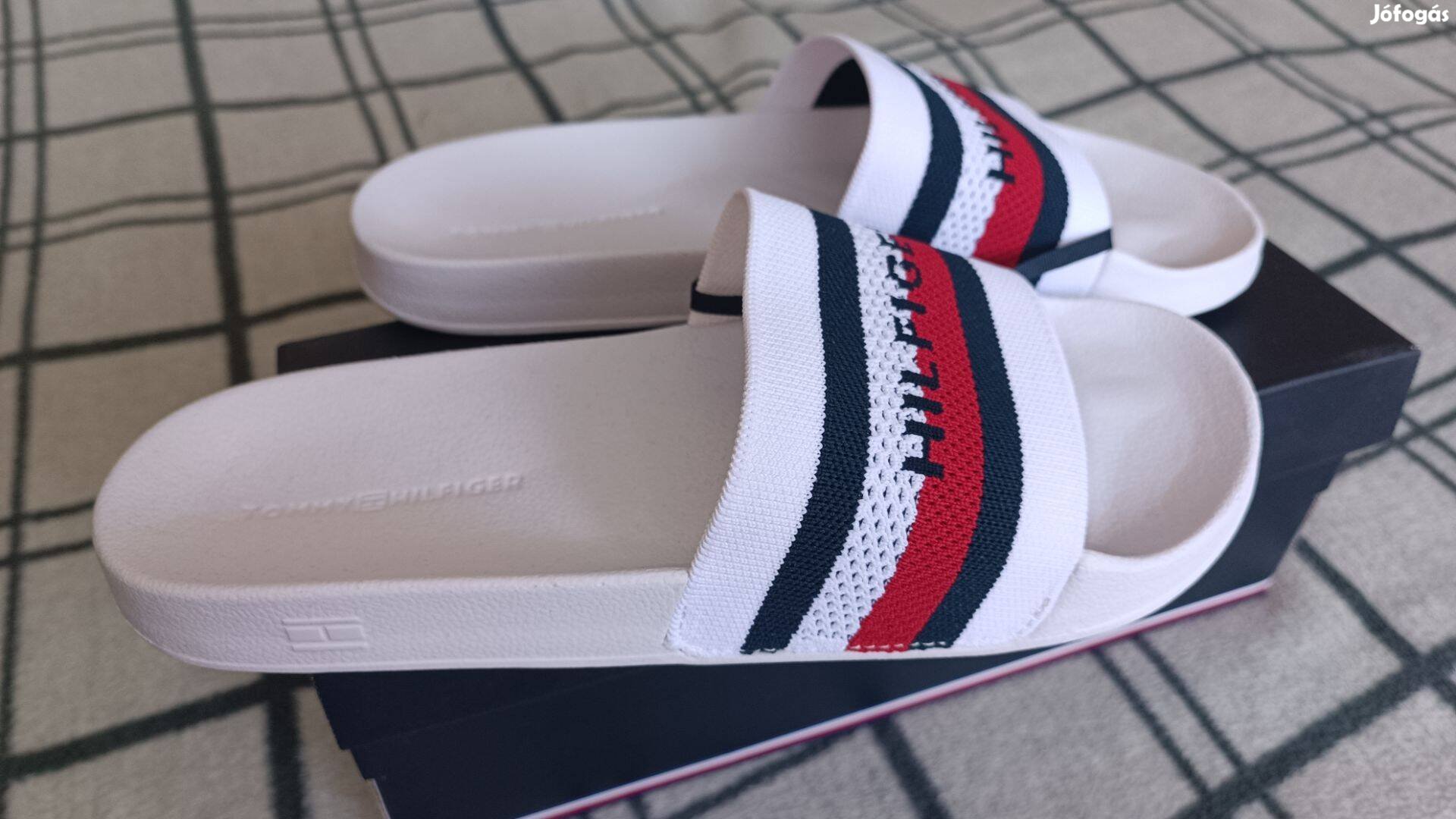 Tommy Hilfiger 43, új papucs