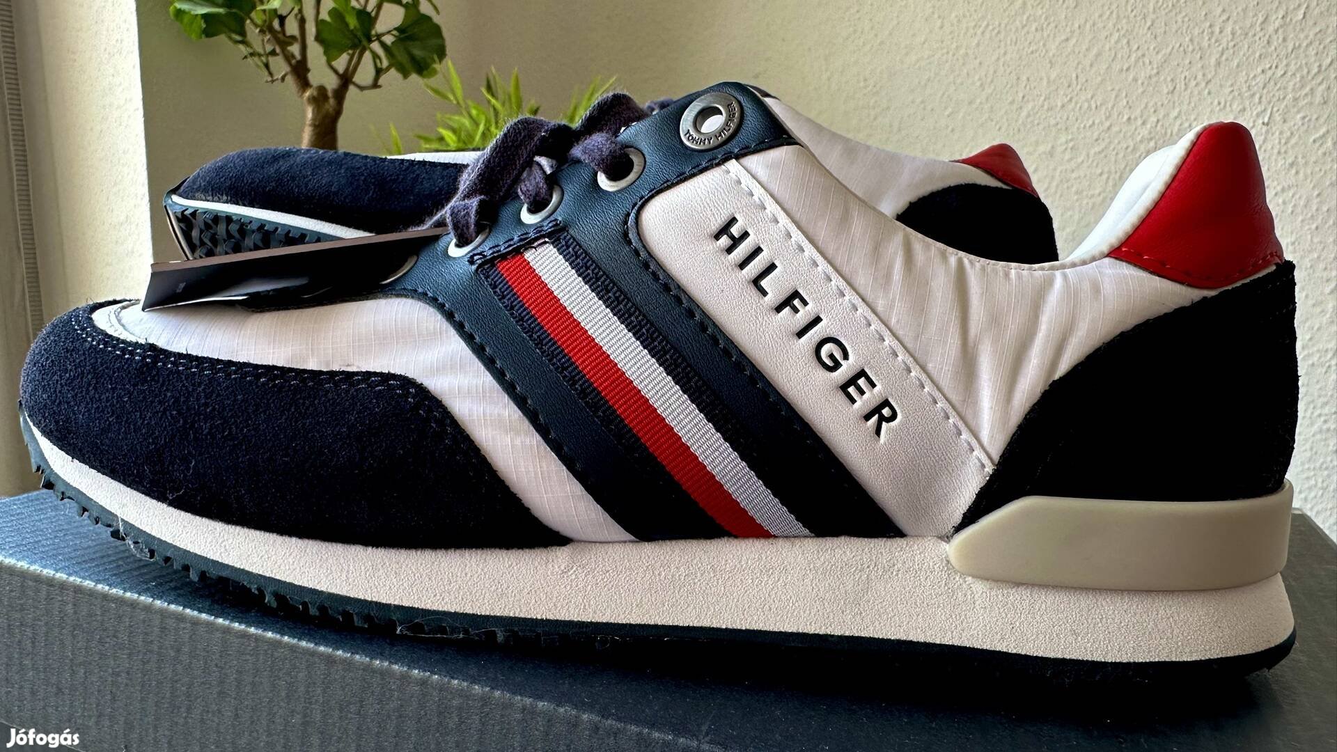 Tommy Hilfiger Cipő 40 es méretben, új 