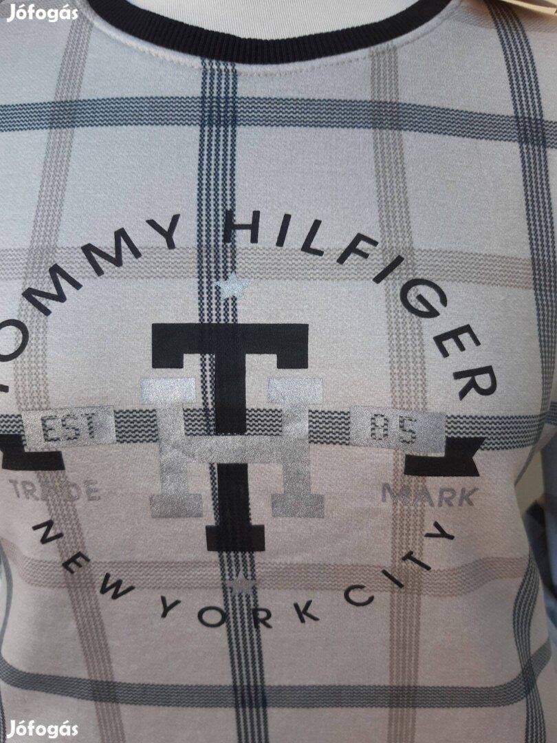 Tommy Hilfiger Új cimkés M-es zsebes,meleg női pulóver