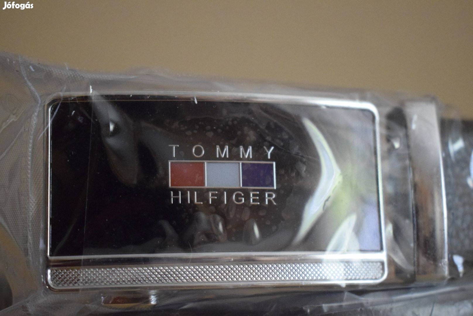 Tommy Hilfiger automata csatos öv