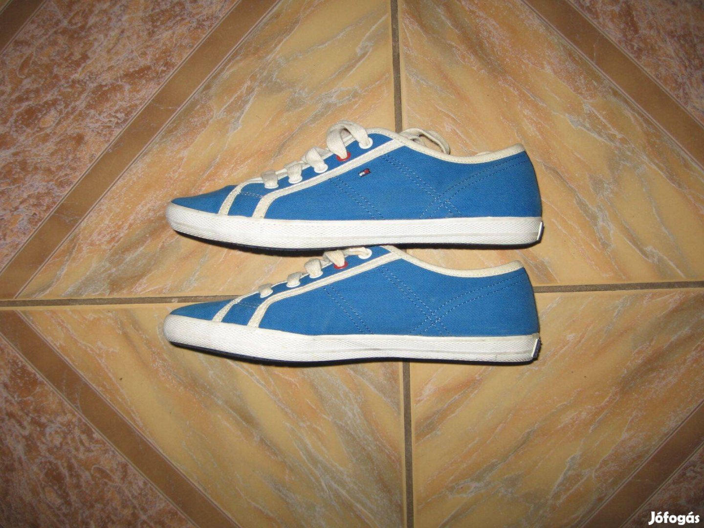 Tommy Hilfiger cipő 37-es!