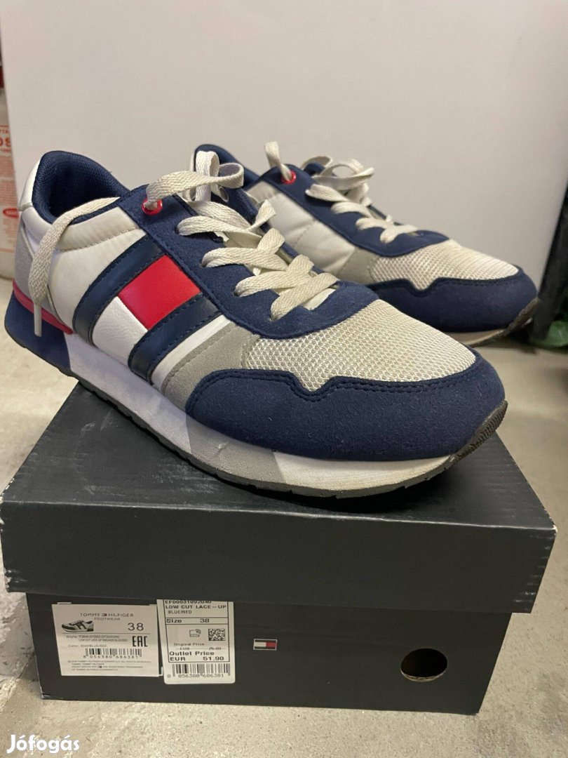 Tommy Hilfiger cipő 38-as