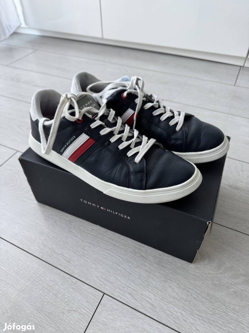 Tommy Hilfiger cipő 41 méret