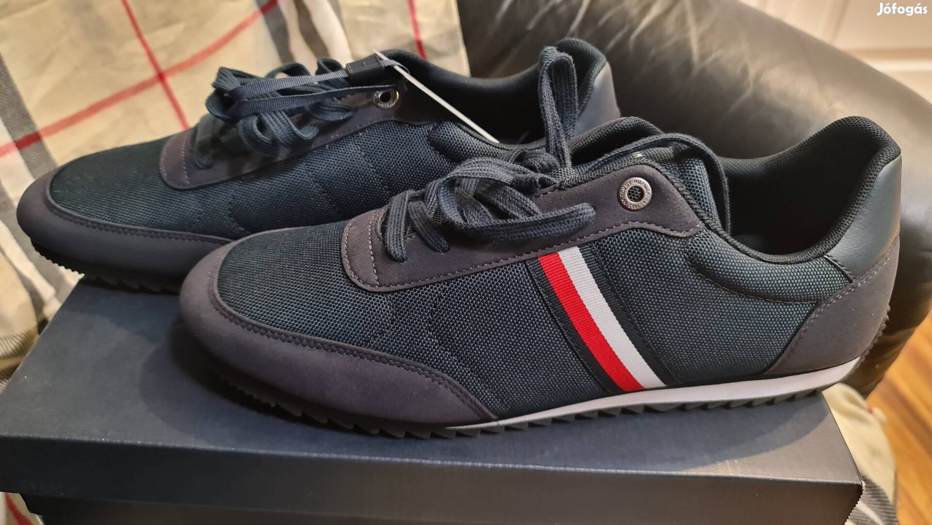 Tommy Hilfiger cipő (Új) (44) eladó!