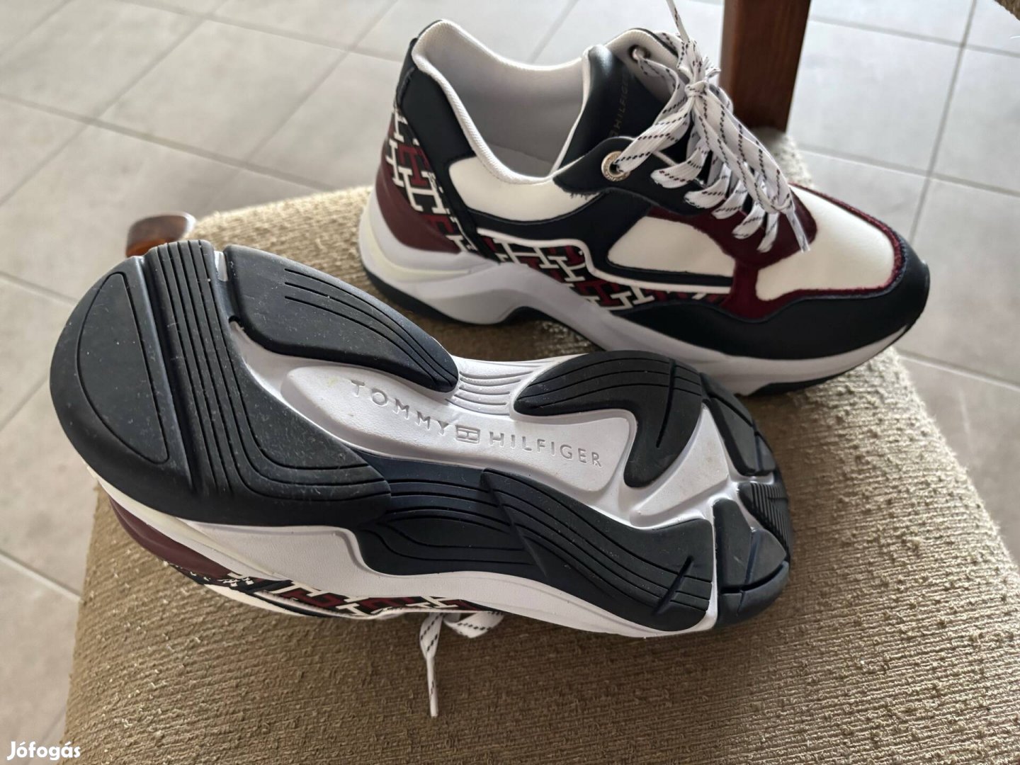 Tommy Hilfiger cipő eladó