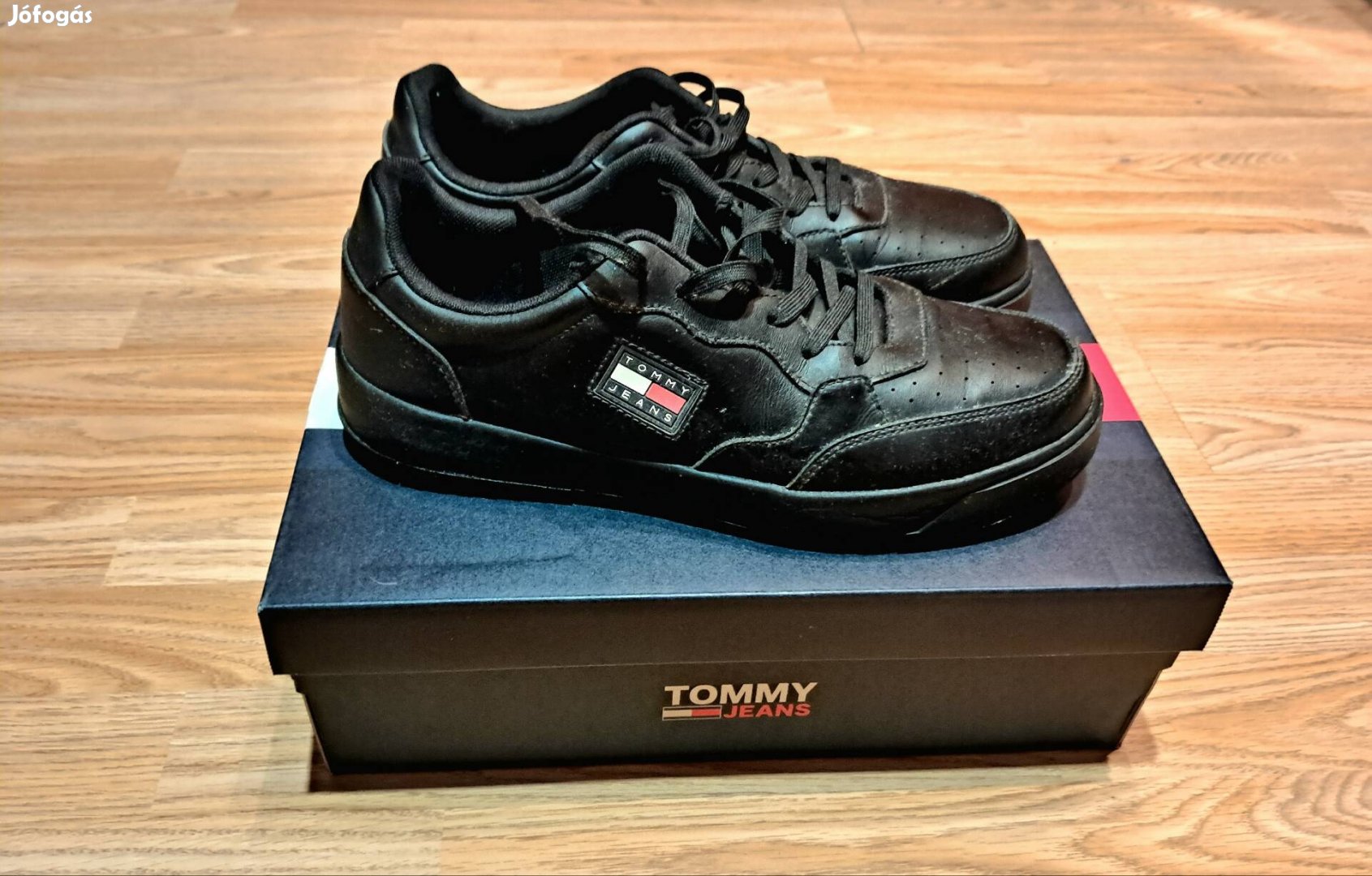 Tommy Hilfiger elegáns, vízálló férfi bőrcipő