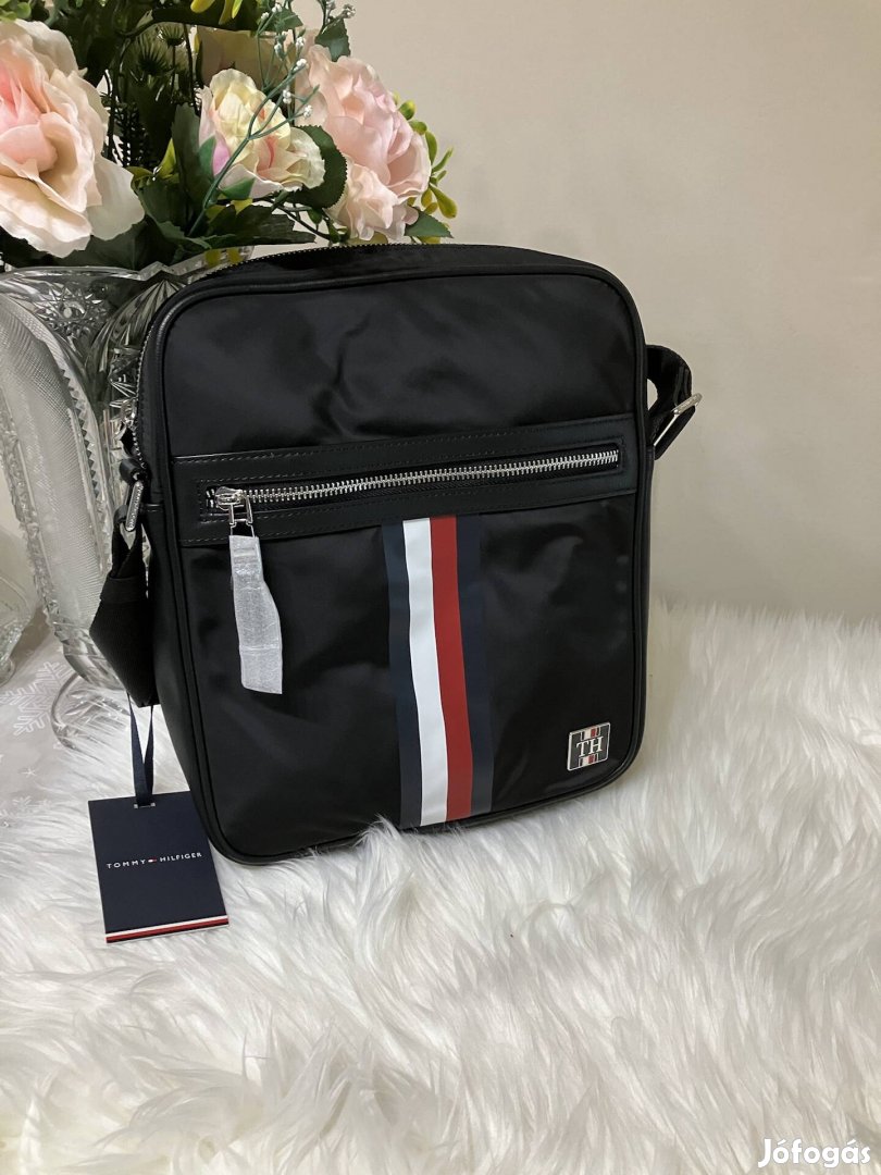 Tommy Hilfiger férfi oldaltáska