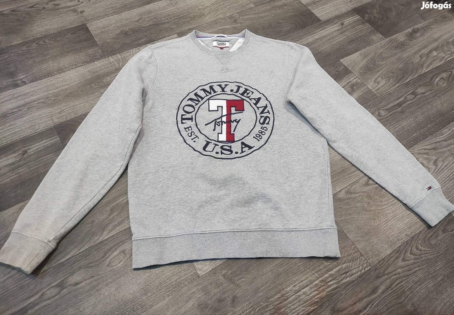 Tommy Hilfiger férfi pulóver. M