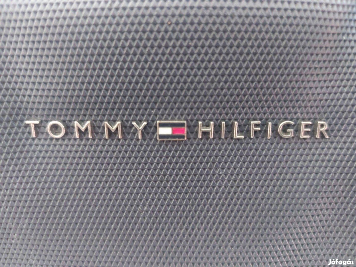 Tommy Hilfiger laptop táska jó állapot 8900Ft