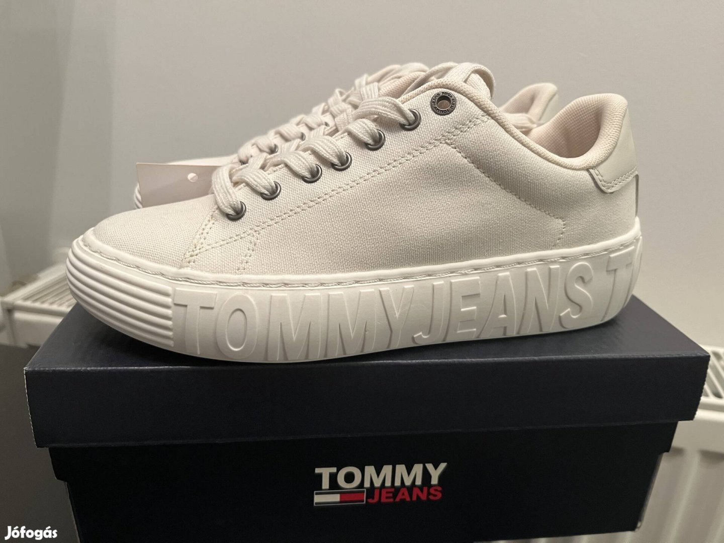 Tommy Hilfiger női cipő 38-as