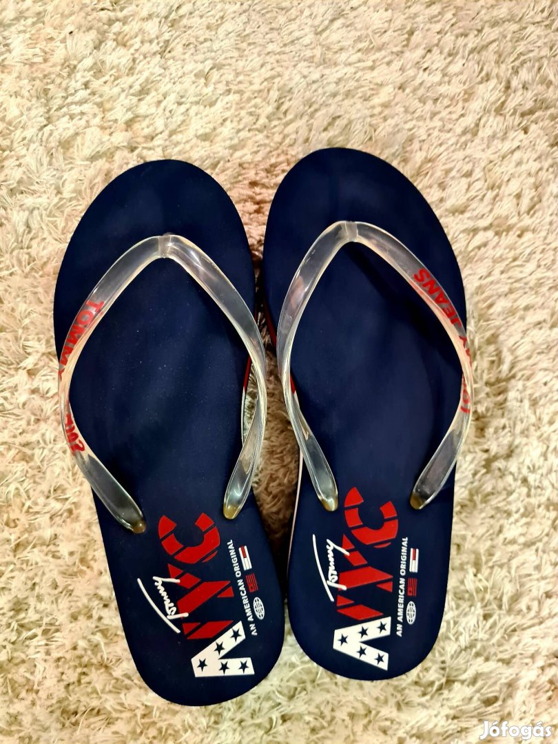 Tommy Hilfiger női papucs.