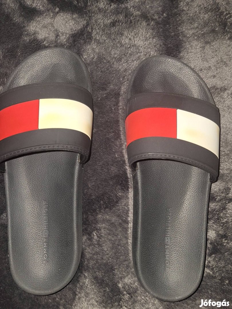 Tommy Hilfiger papucs