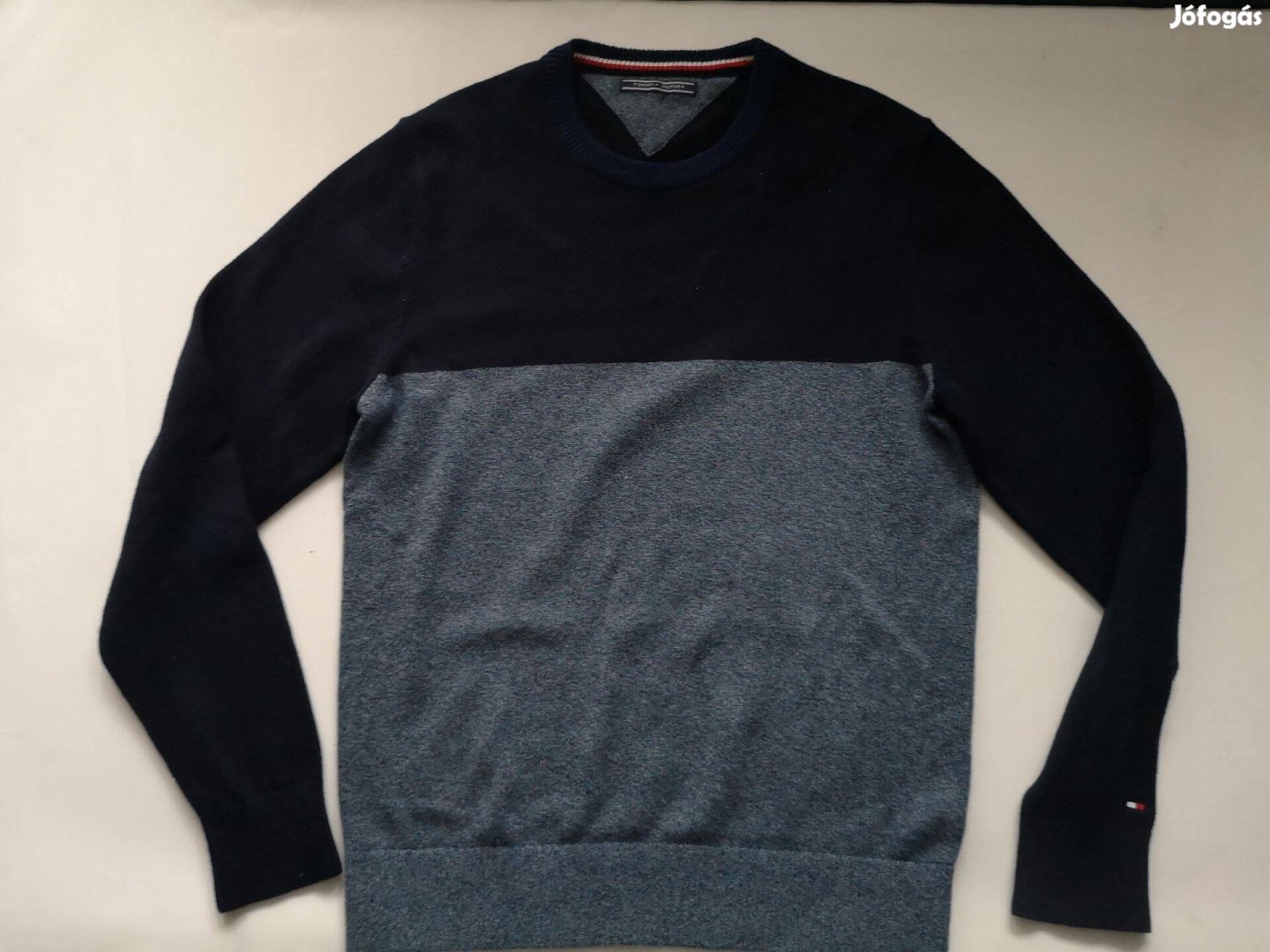 Tommy Hilfiger pulóver M méretű