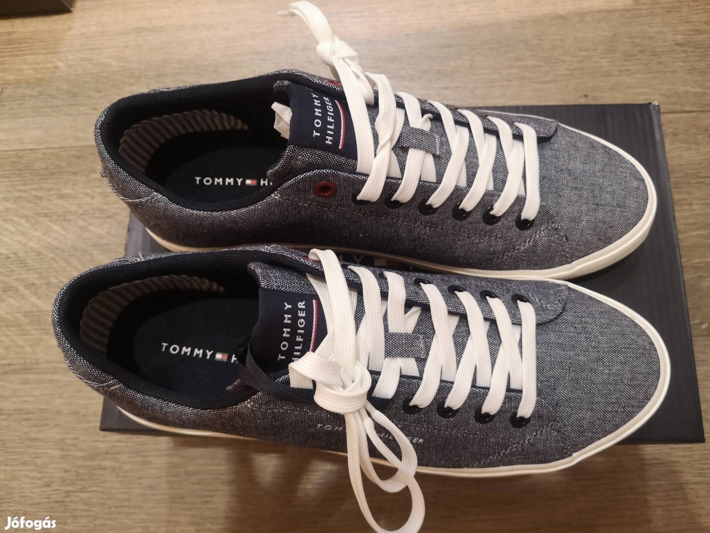 Tommy Hilfiger uj 41 meretu kek vaszoncipo elado 