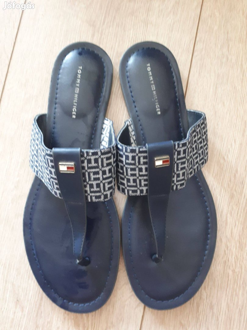 Tommy Hilfiger utcai papucs 41-es