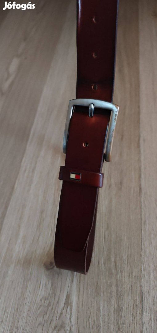Tommy Hilfiger valodi bőr férfi öv