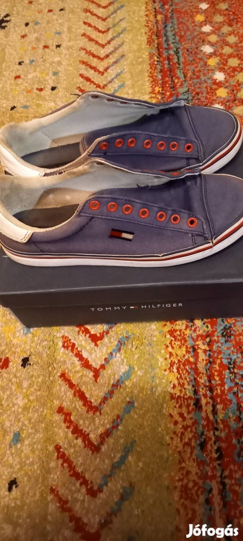 Tommy Hilfiger vászon cipő(39)