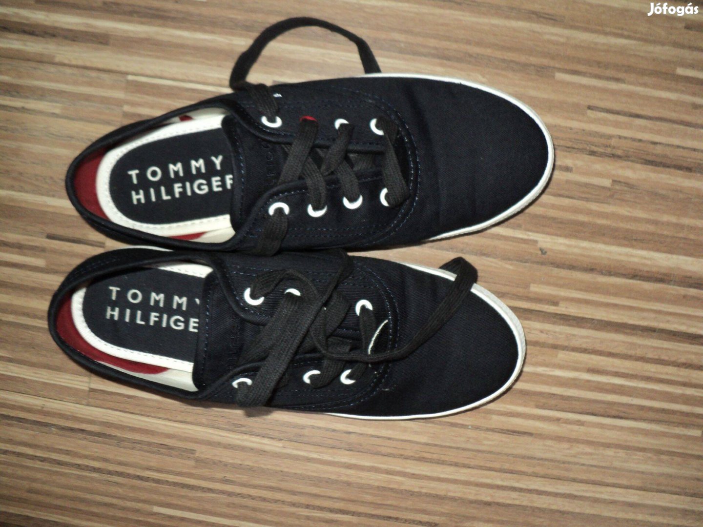 Tommy Hilfiger vászoncipő